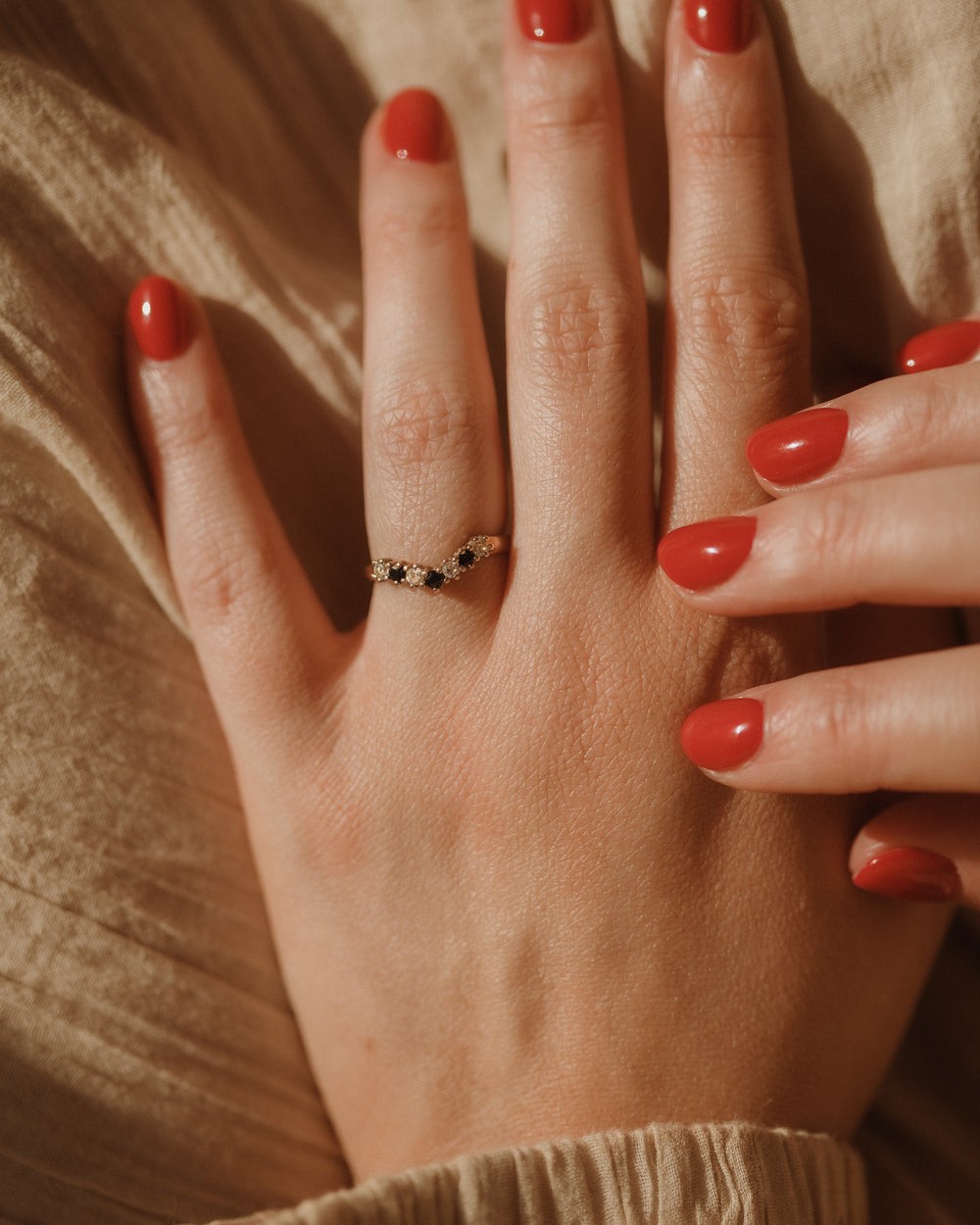 Trudy Vintage 9ct Gold Sapphire Wishbone Ring