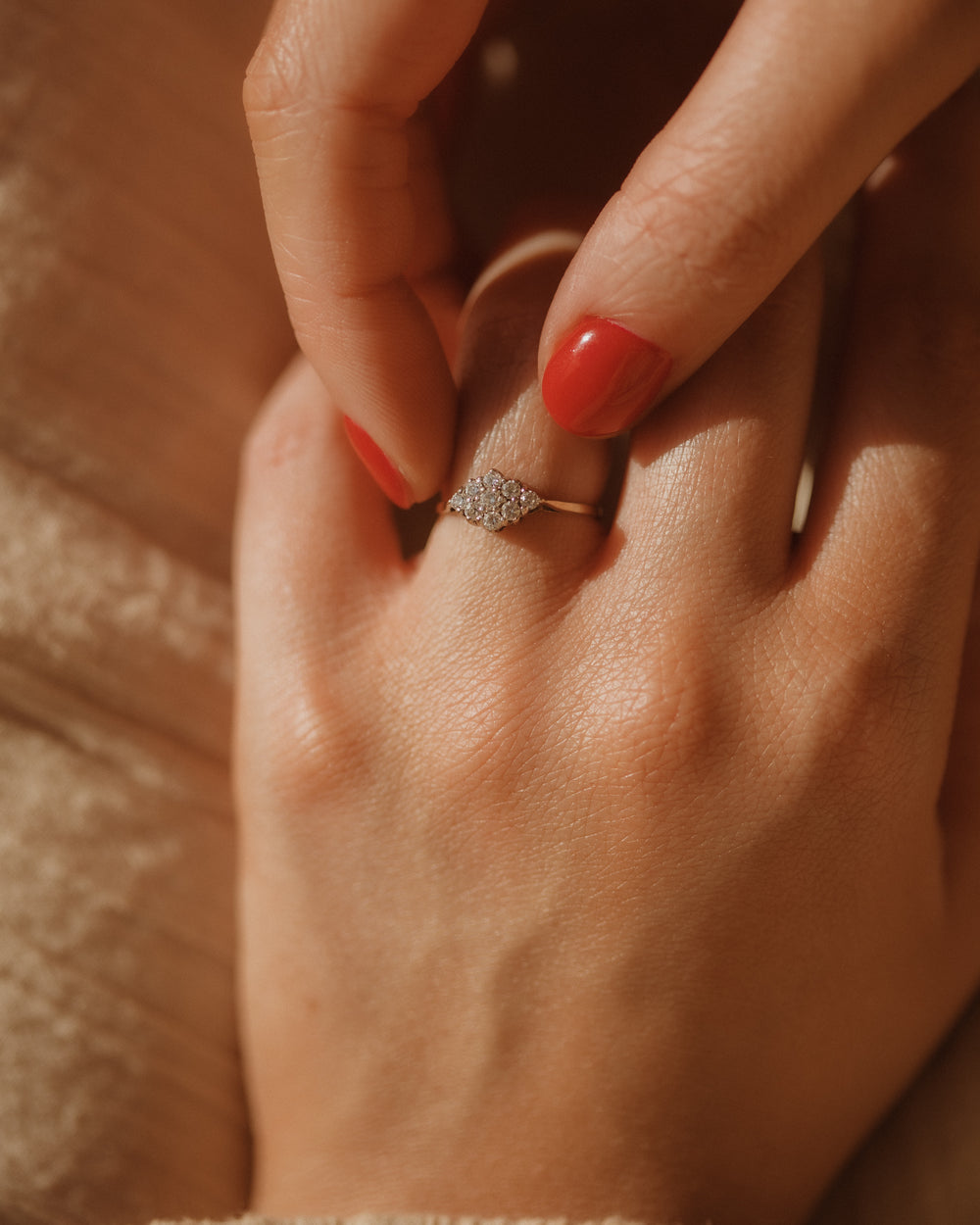 Victoria Vintage 9ct Gold CZ Cluster Ring