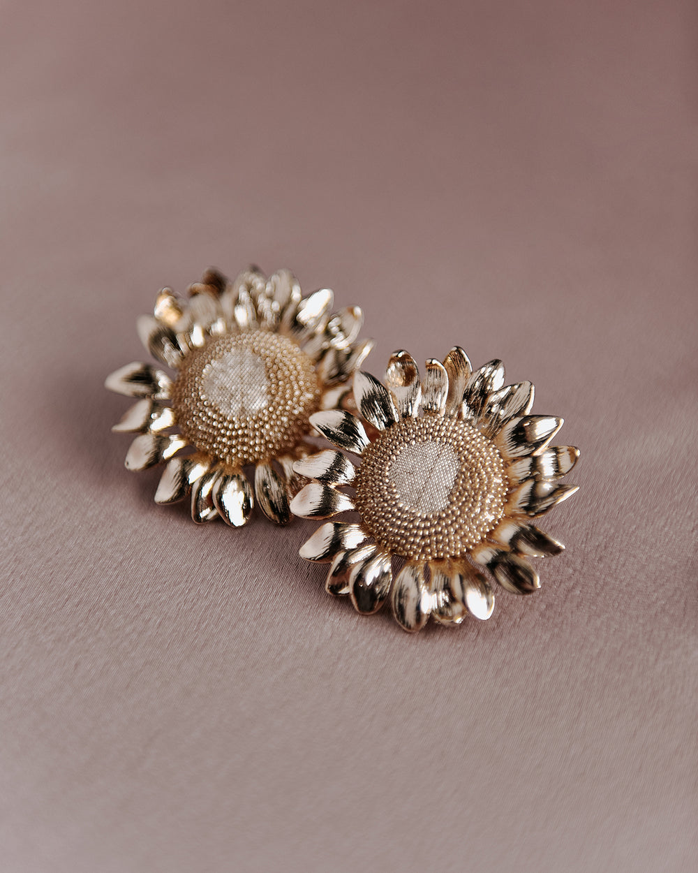 Helga Oversize Sunflower Earrings