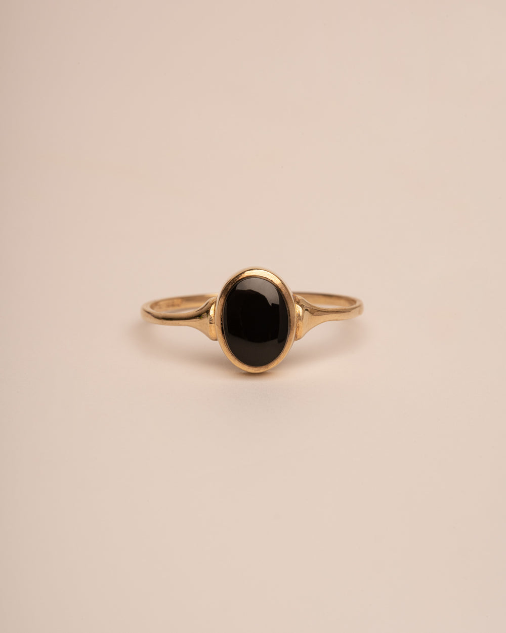 Selma 9ct Gold Onyx Ring