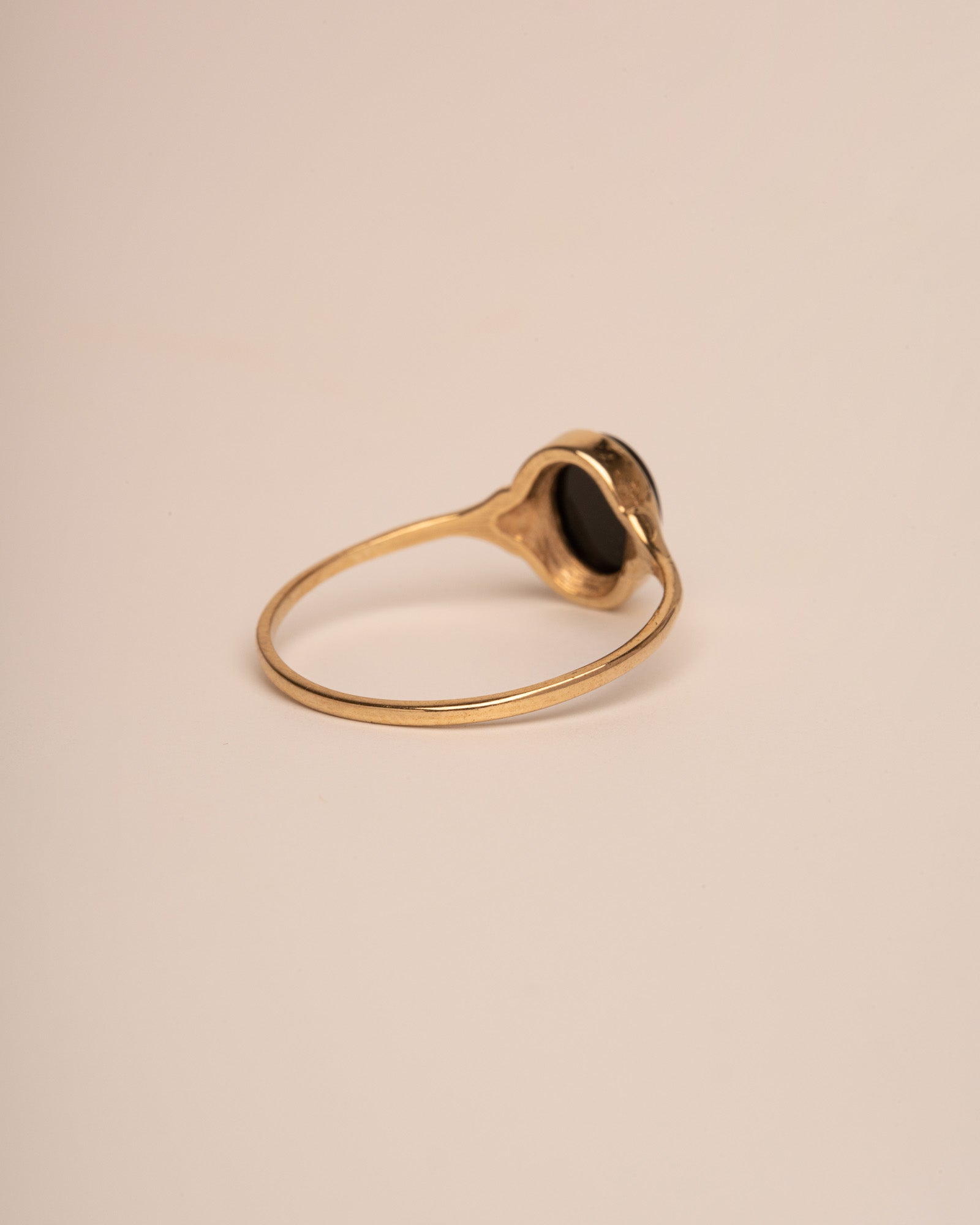 Selma 9ct Gold Onyx Ring