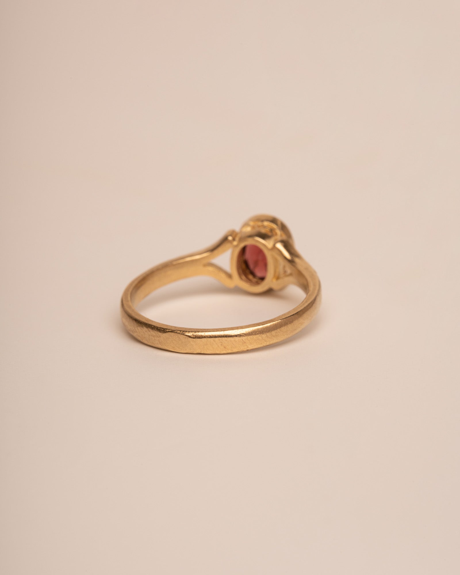 Daphne 9ct Gold Garnet Ring