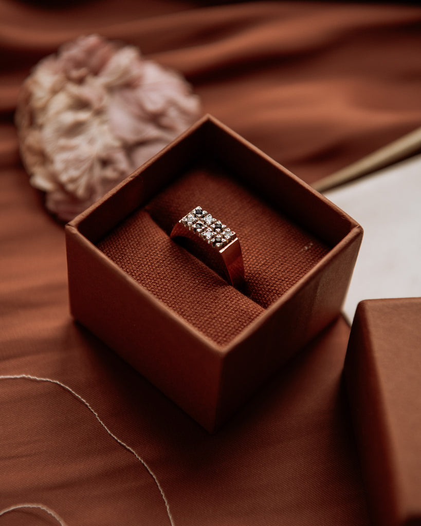 Glory 9ct Gold Sapphire & Diamond Signet Ring