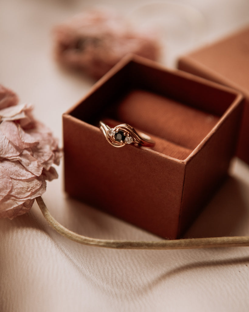Jean 9ct Gold Sapphire Crossover Ring