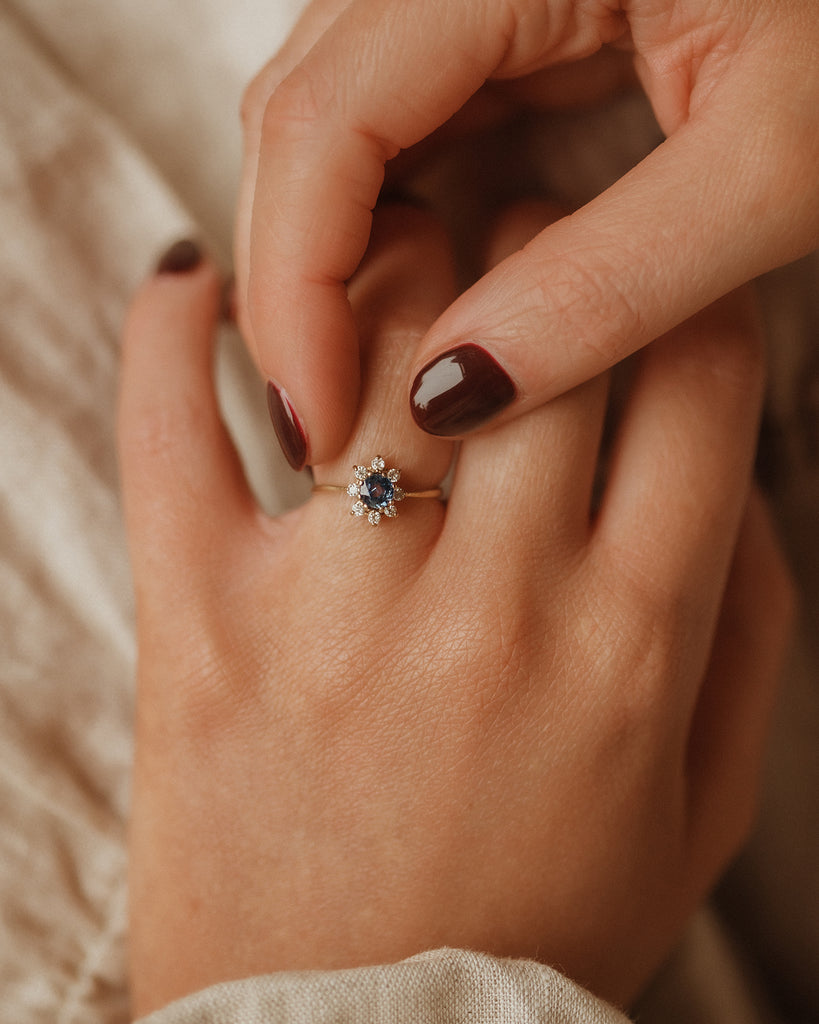 Antonia 1987 9ct Gold Blue Topaz Ring