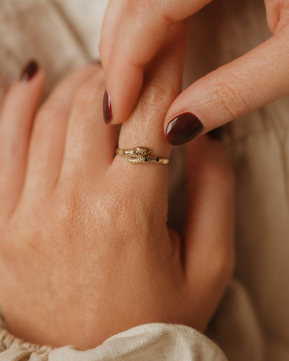 Minerva 9ct Gold Sapphire Snake Ring