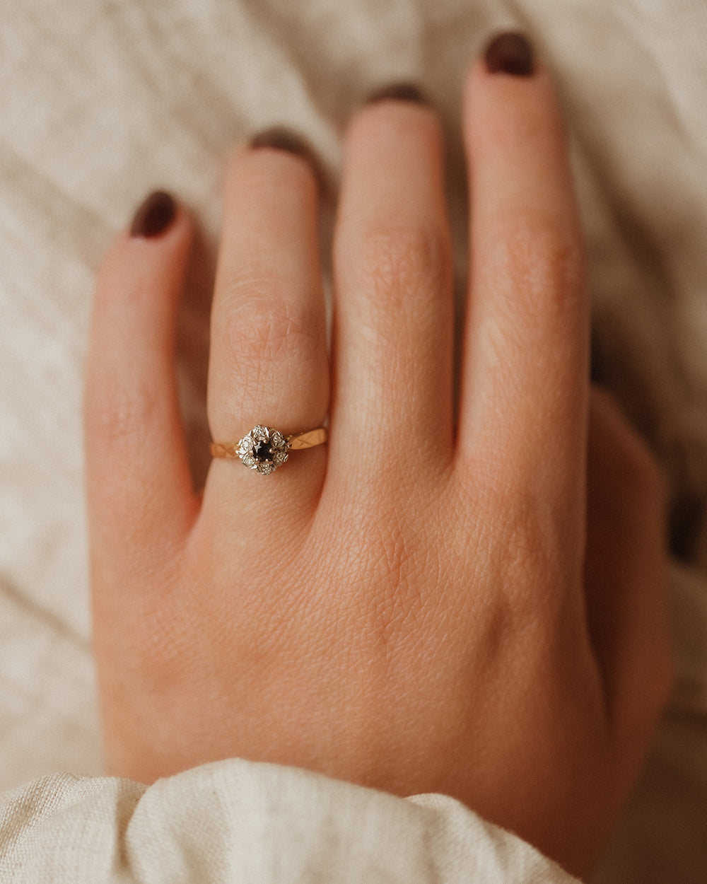 June 1973 18ct Gold Vintage Sapphire & Diamond Ring