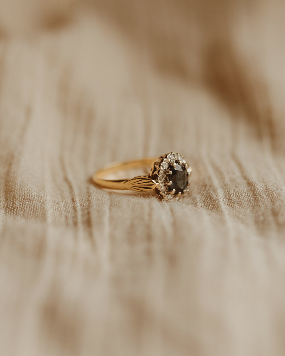 Gwendolyn 1975 18ct Gold Sapphire & Diamond Ring