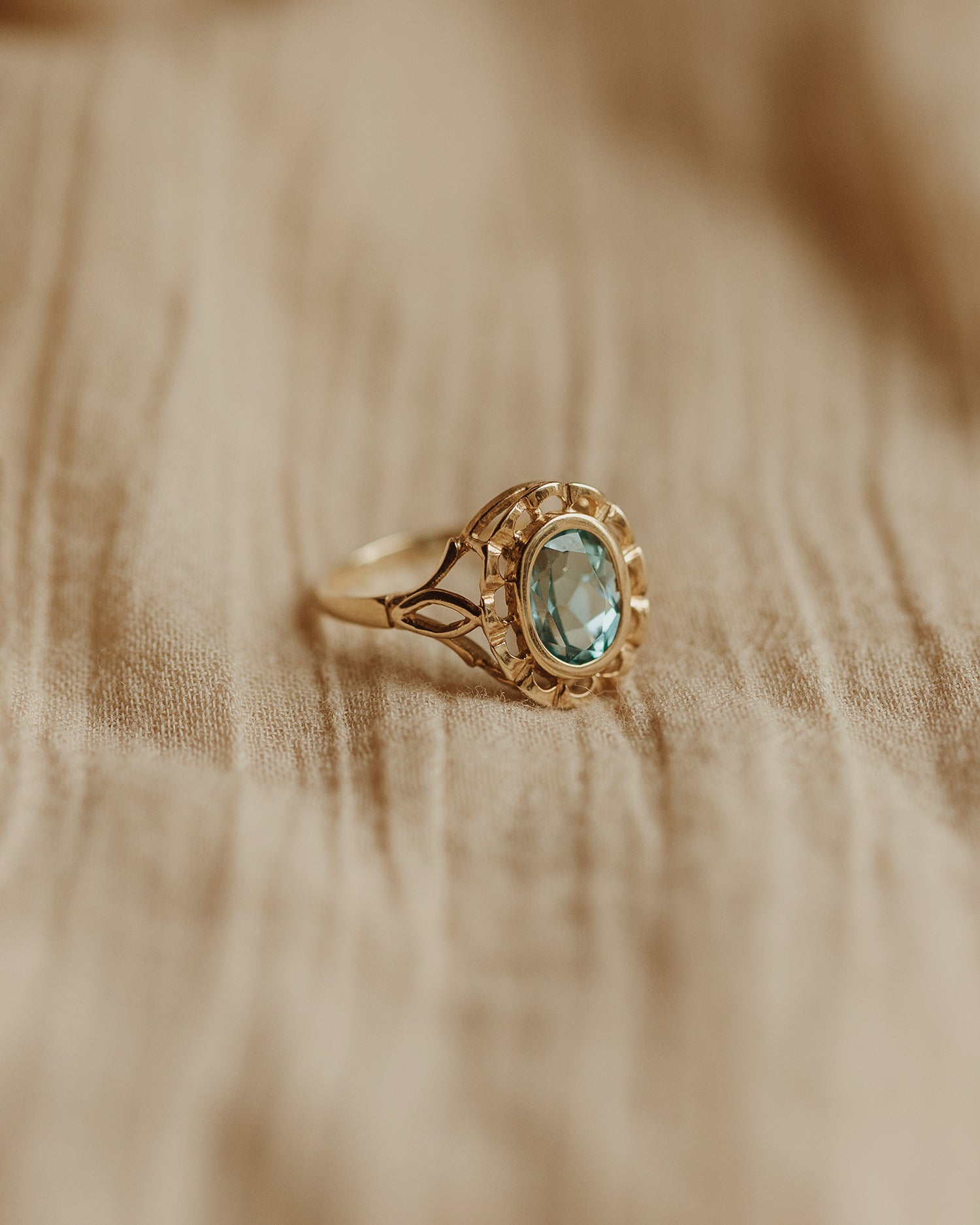 Eliza 9ct Gold Blue Topaz Ring