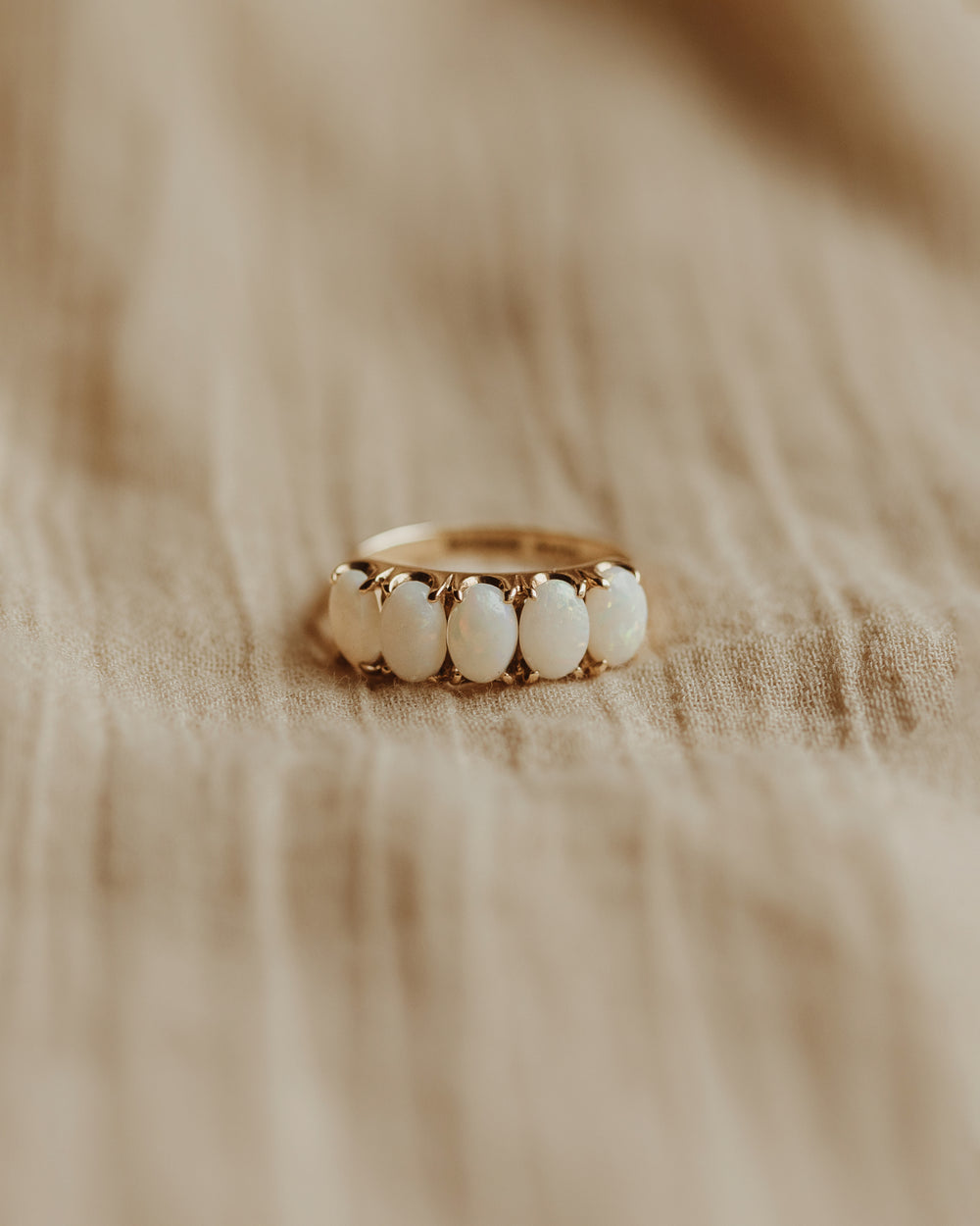 Erma 1974 9ct Gold Opal Ring