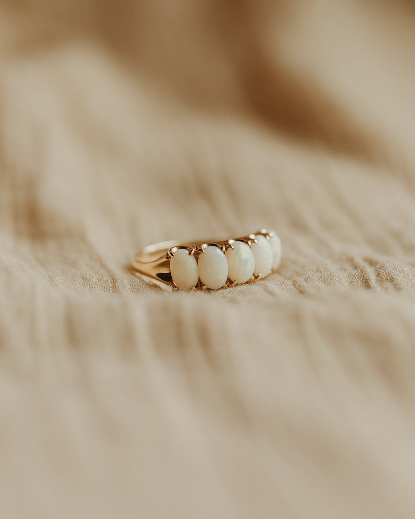 Erma 1974 9ct Gold Opal Ring