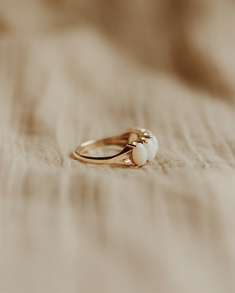 Erma 1974 9ct Gold Opal Ring