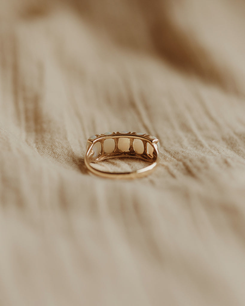 Erma 1974 9ct Gold Opal Ring