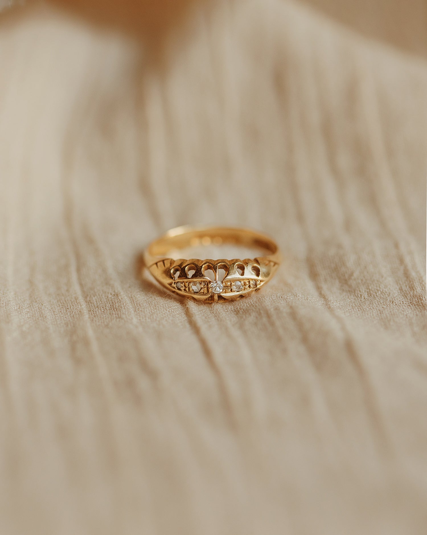 Image of Idella 1918 18ct Gold Diamond Ring