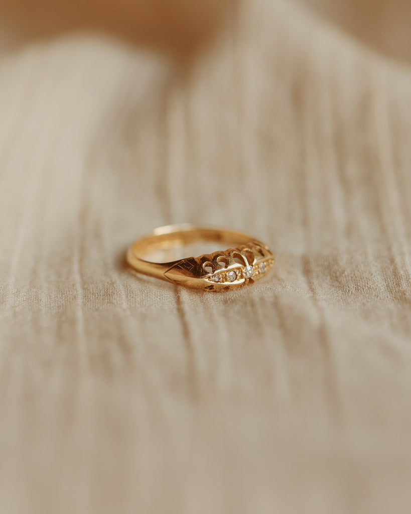 Idella 1918 18ct Gold Diamond Ring