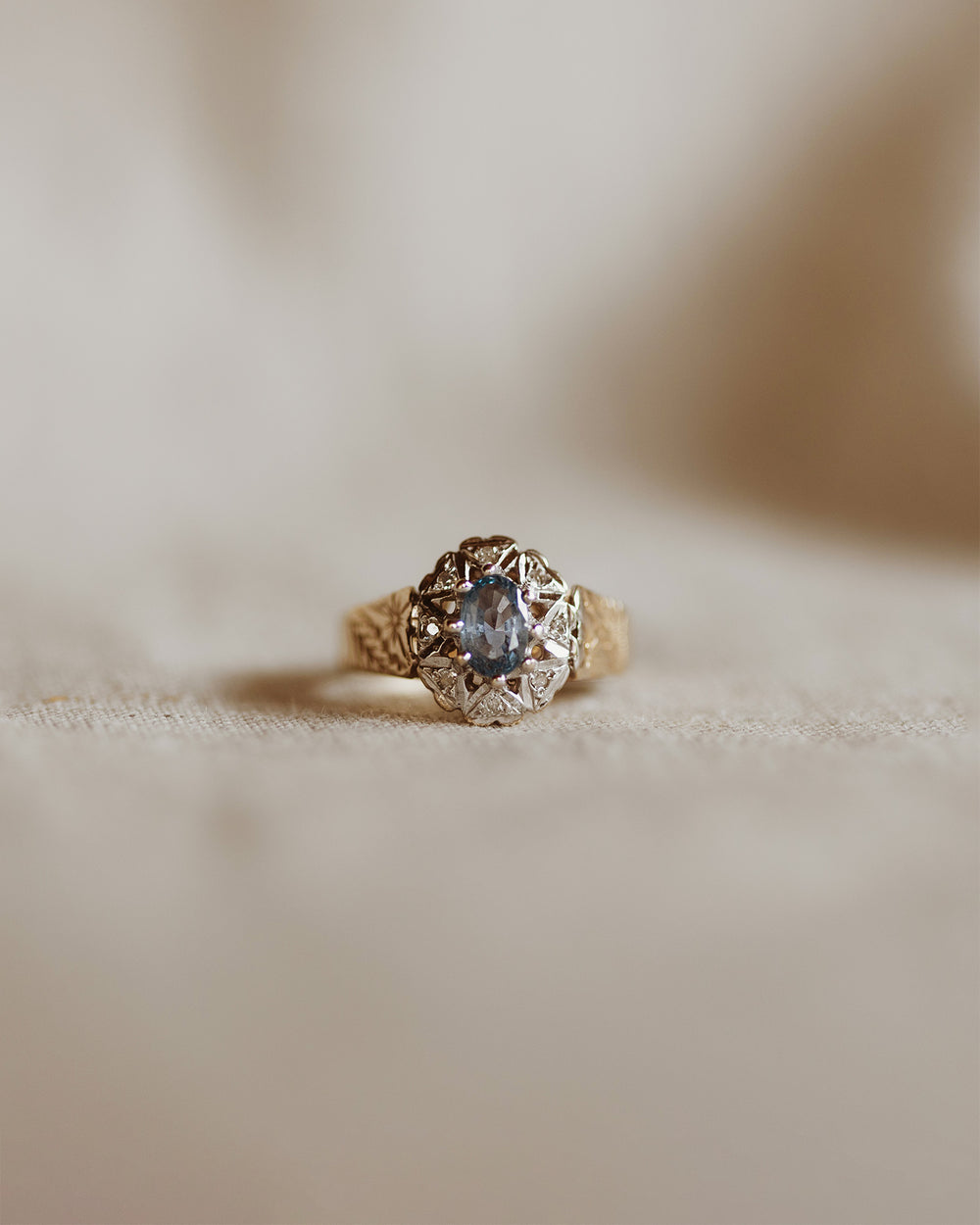 Verona 9ct Gold Blue Topaz Ring