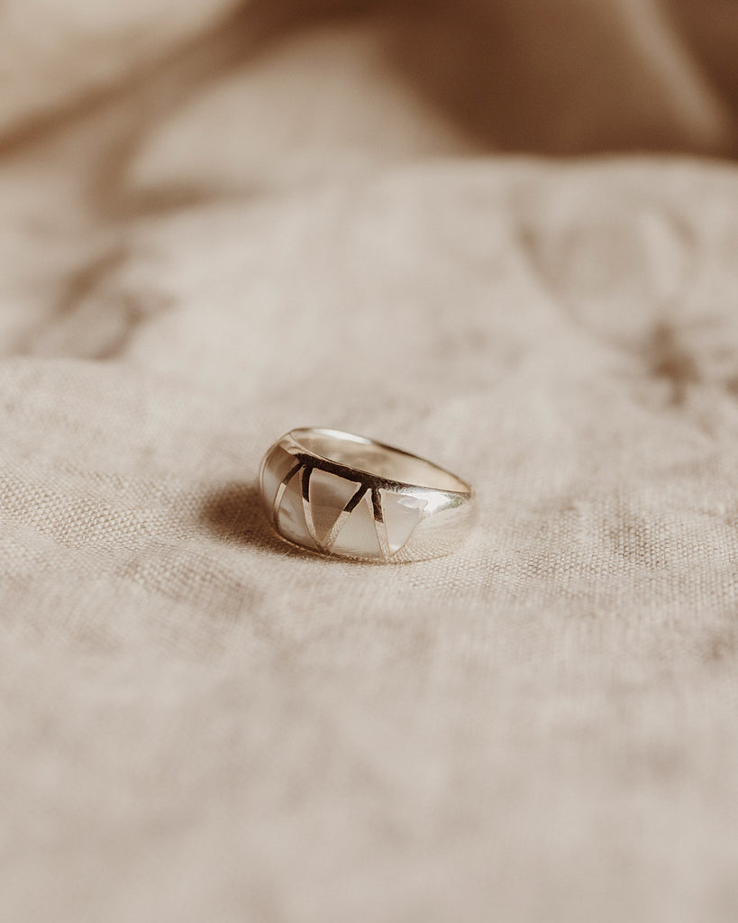 Silver mother of pearl best sale ring
