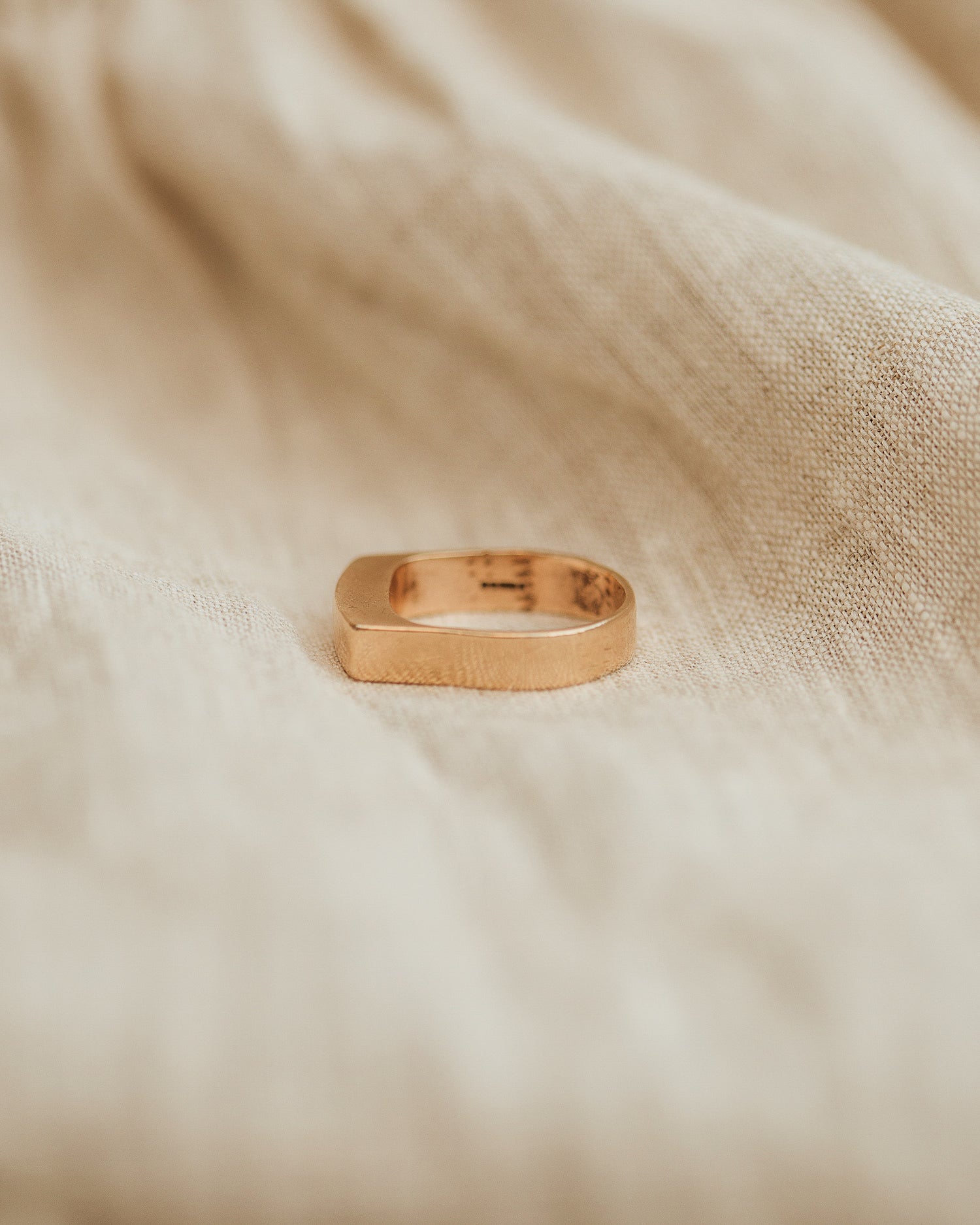 Trudy 1974 9ct Gold Signet Ring