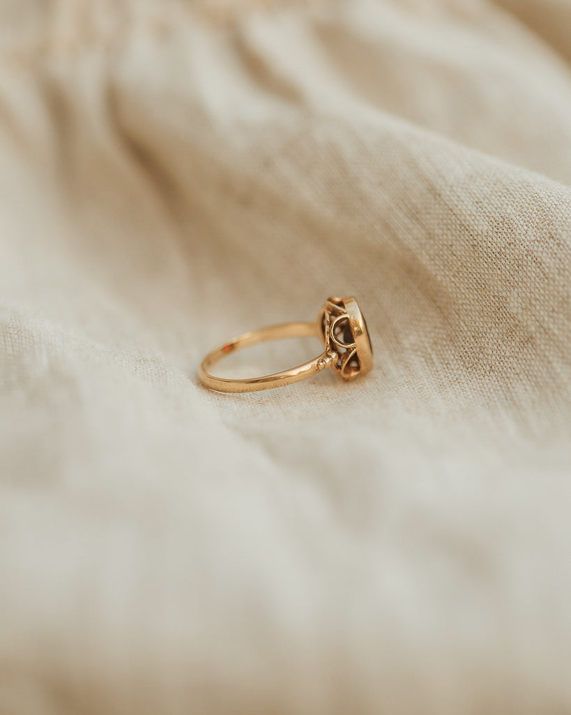 Victoria 1979 9ct Gold Garnet Ring