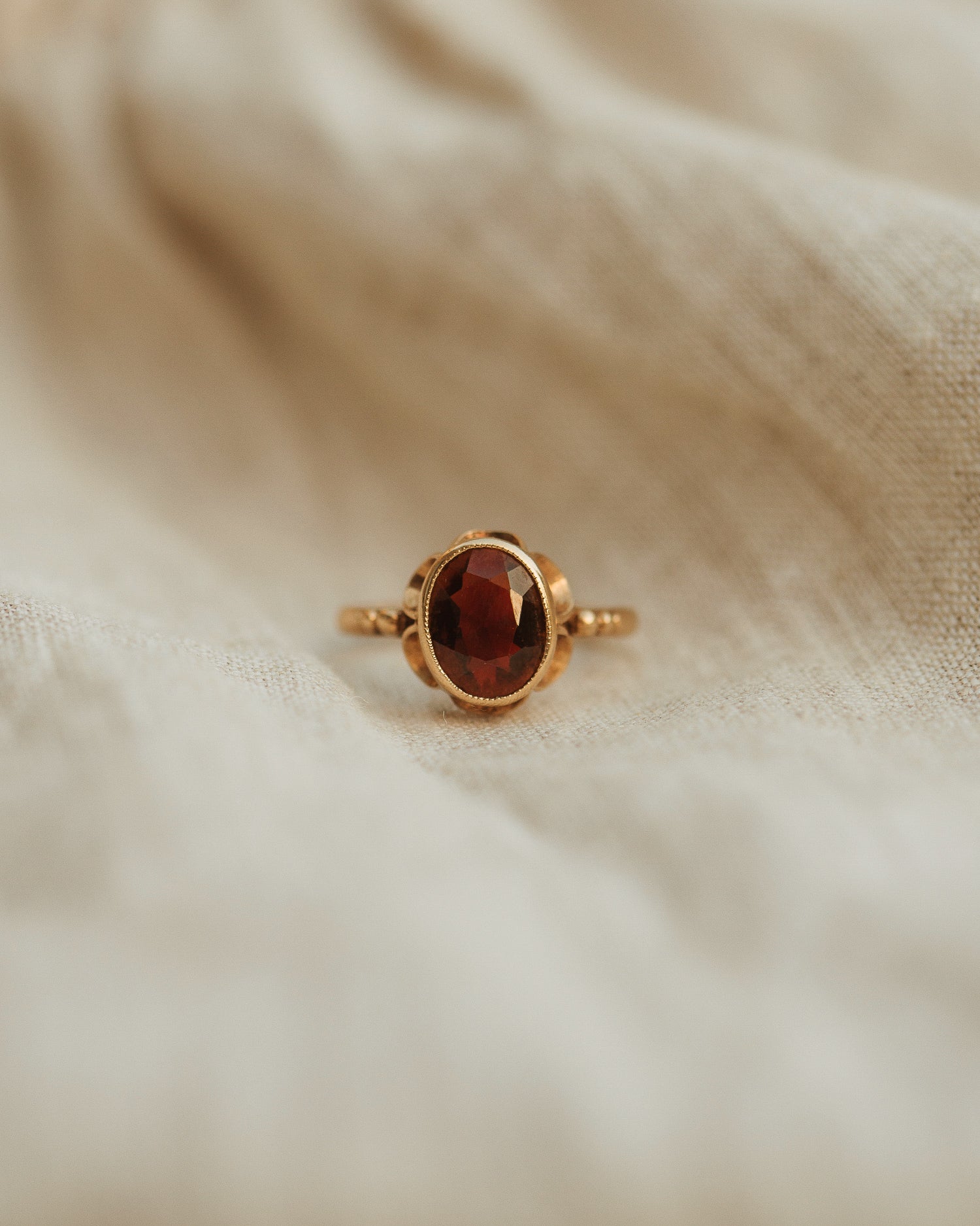 Image of Victoria 1979 9ct Gold Garnet Ring