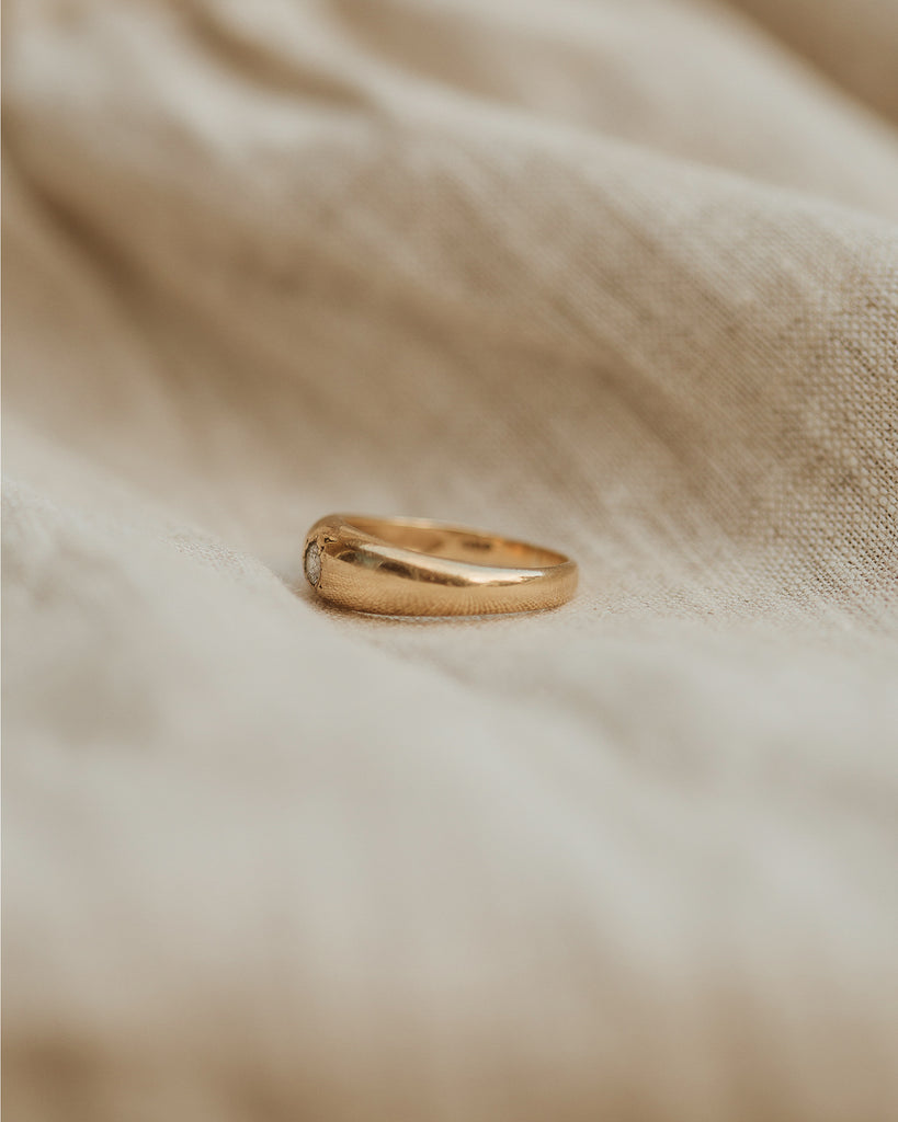 Sydney 9ct Gold Diamond Signet Ring