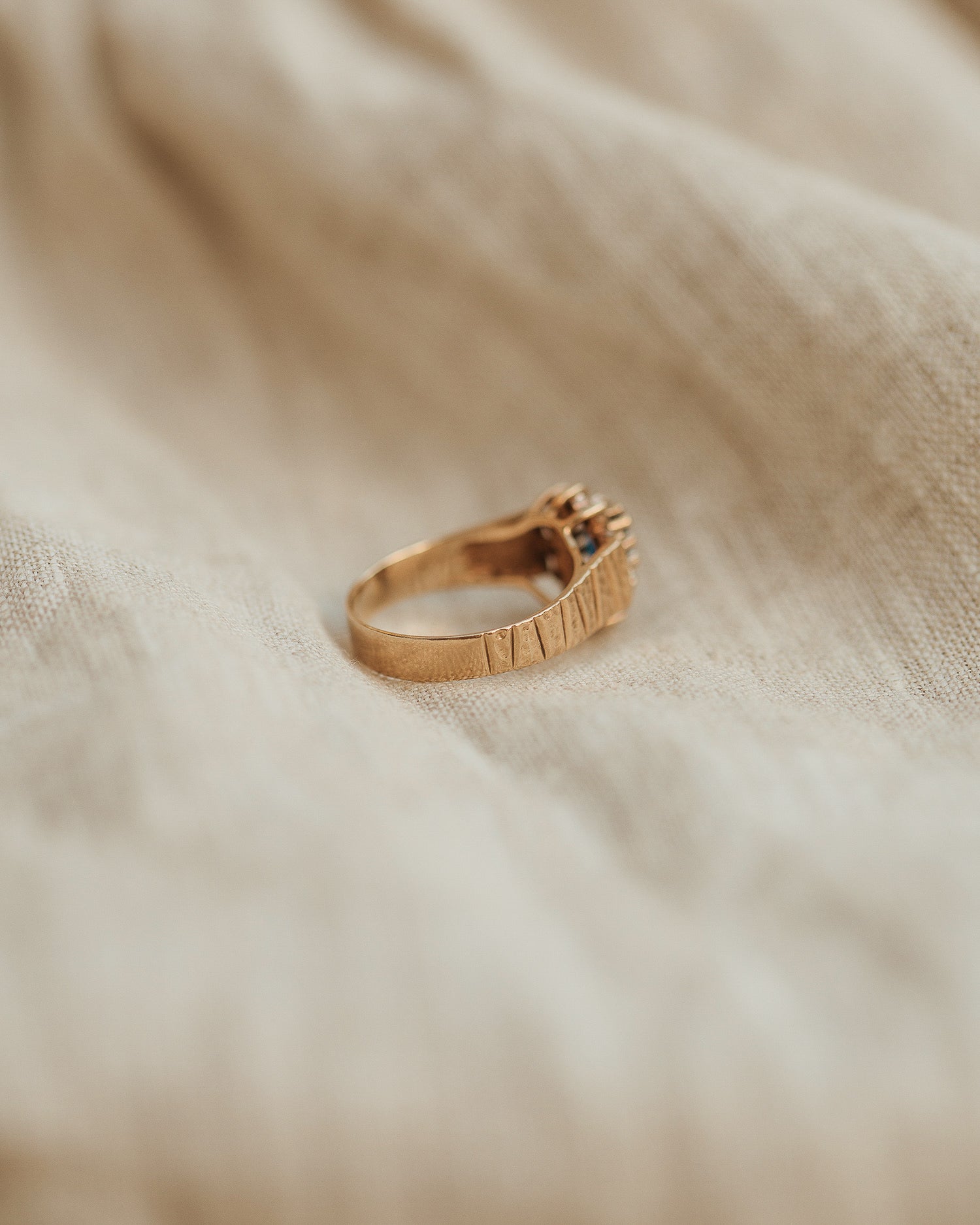 Celeste 1977 9ct Gold Sapphire Ring