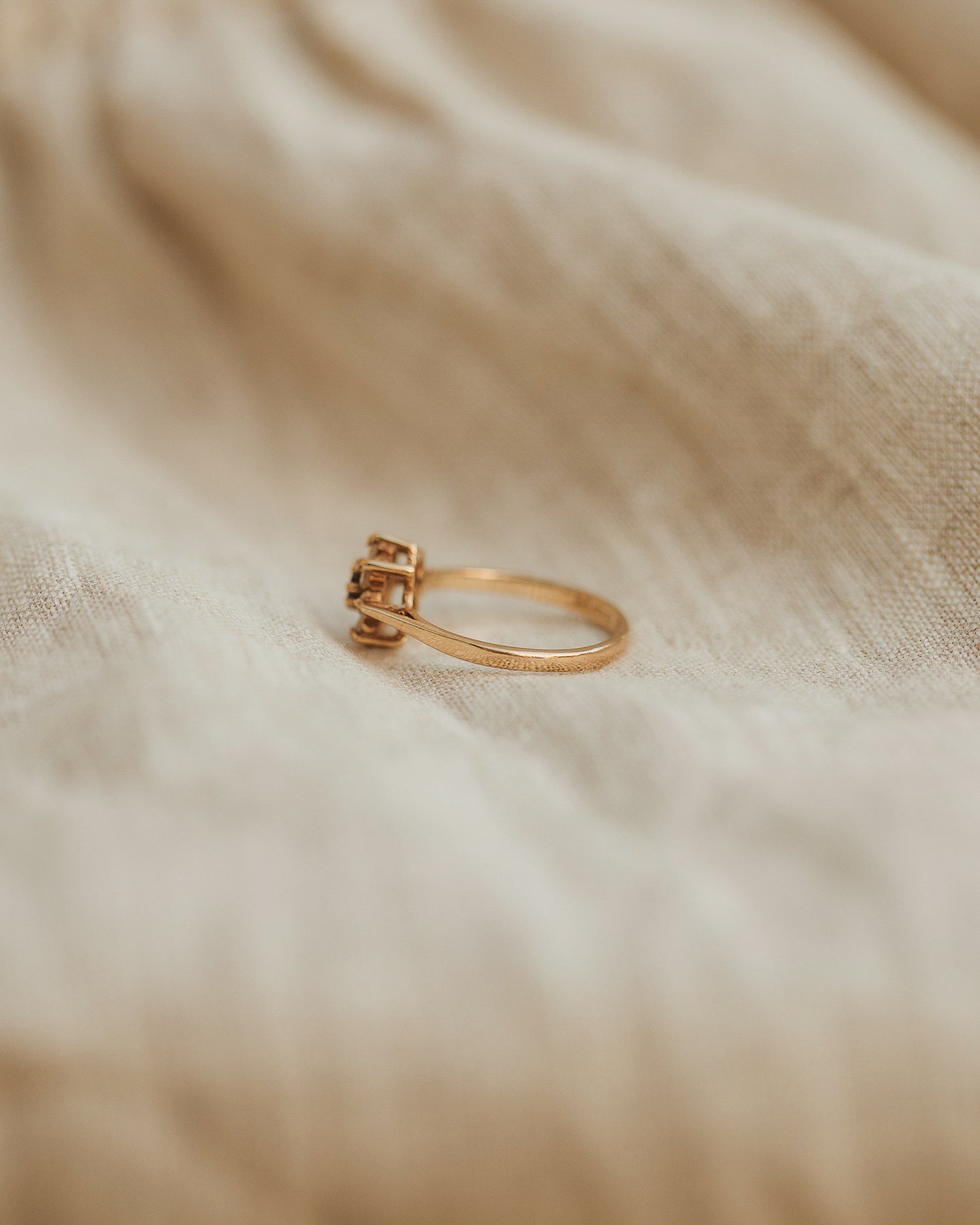 Fauna 1979 9ct Gold Sapphire Ring