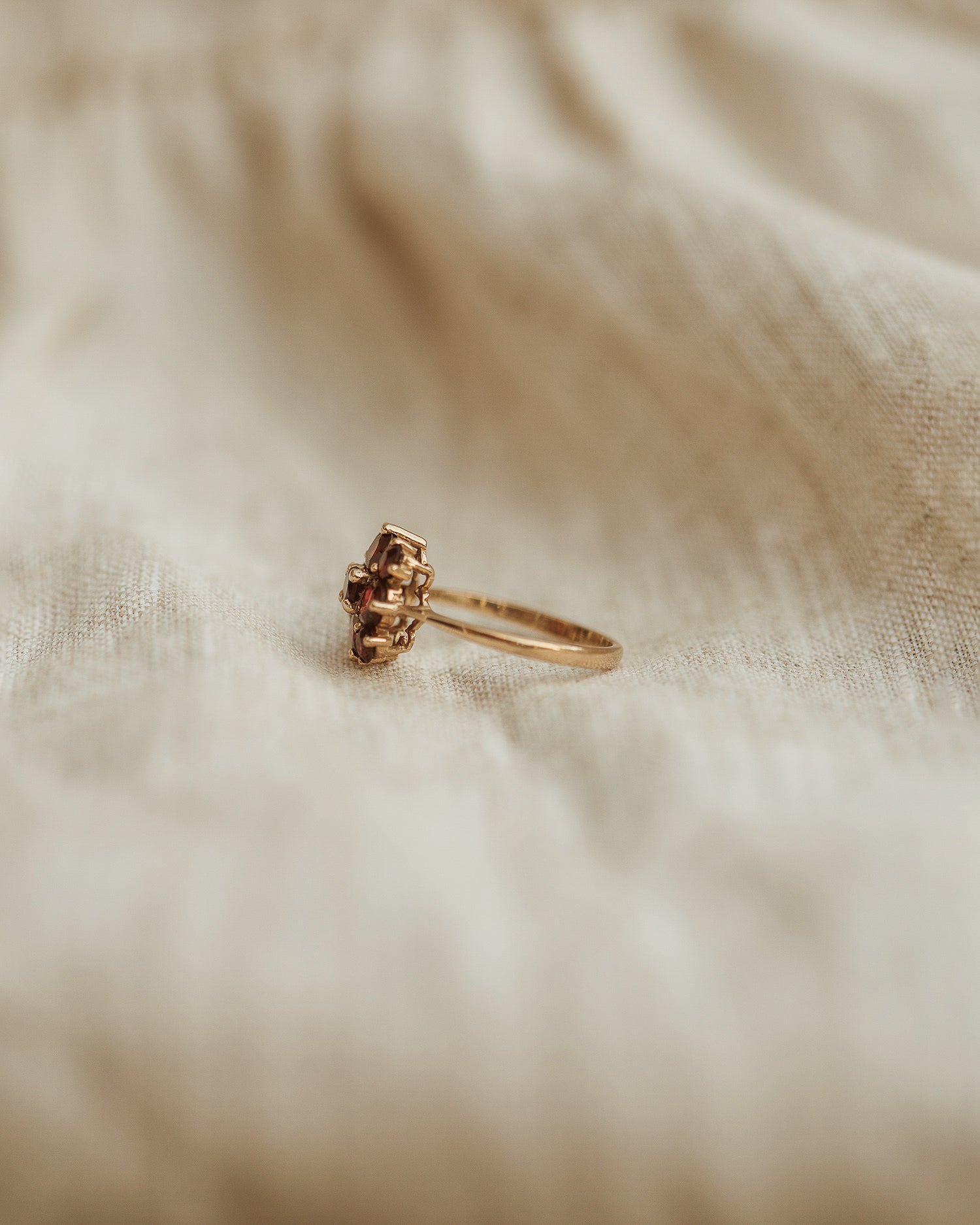 Ida 1977 9ct Gold Garnet Cluster Ring
