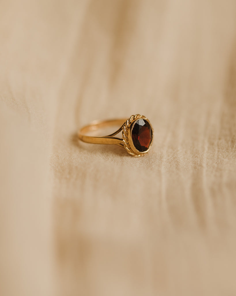 Doreen 1988 9ct Gold Garnet Ring