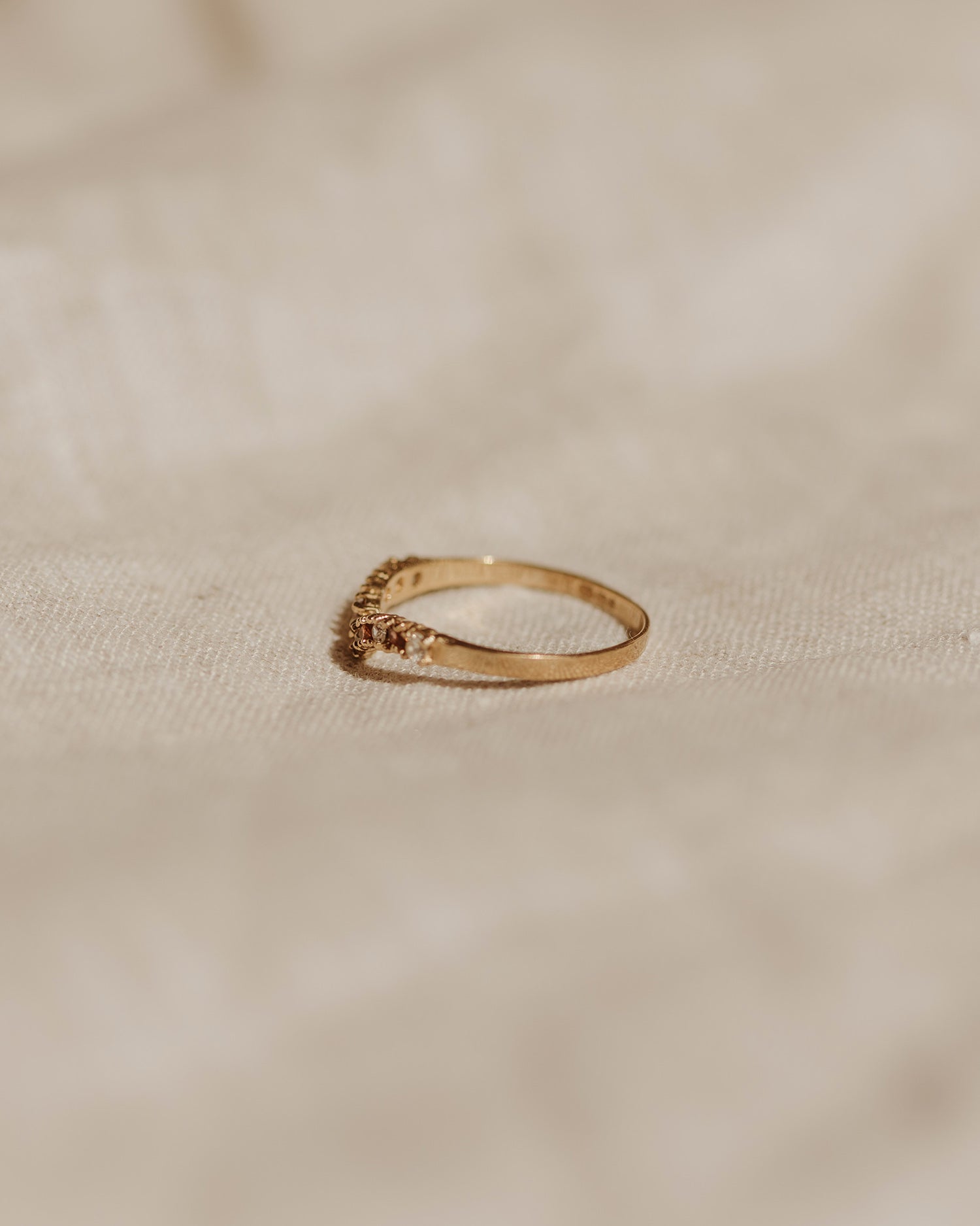 Eleanor 9ct Gold Garnet Ring