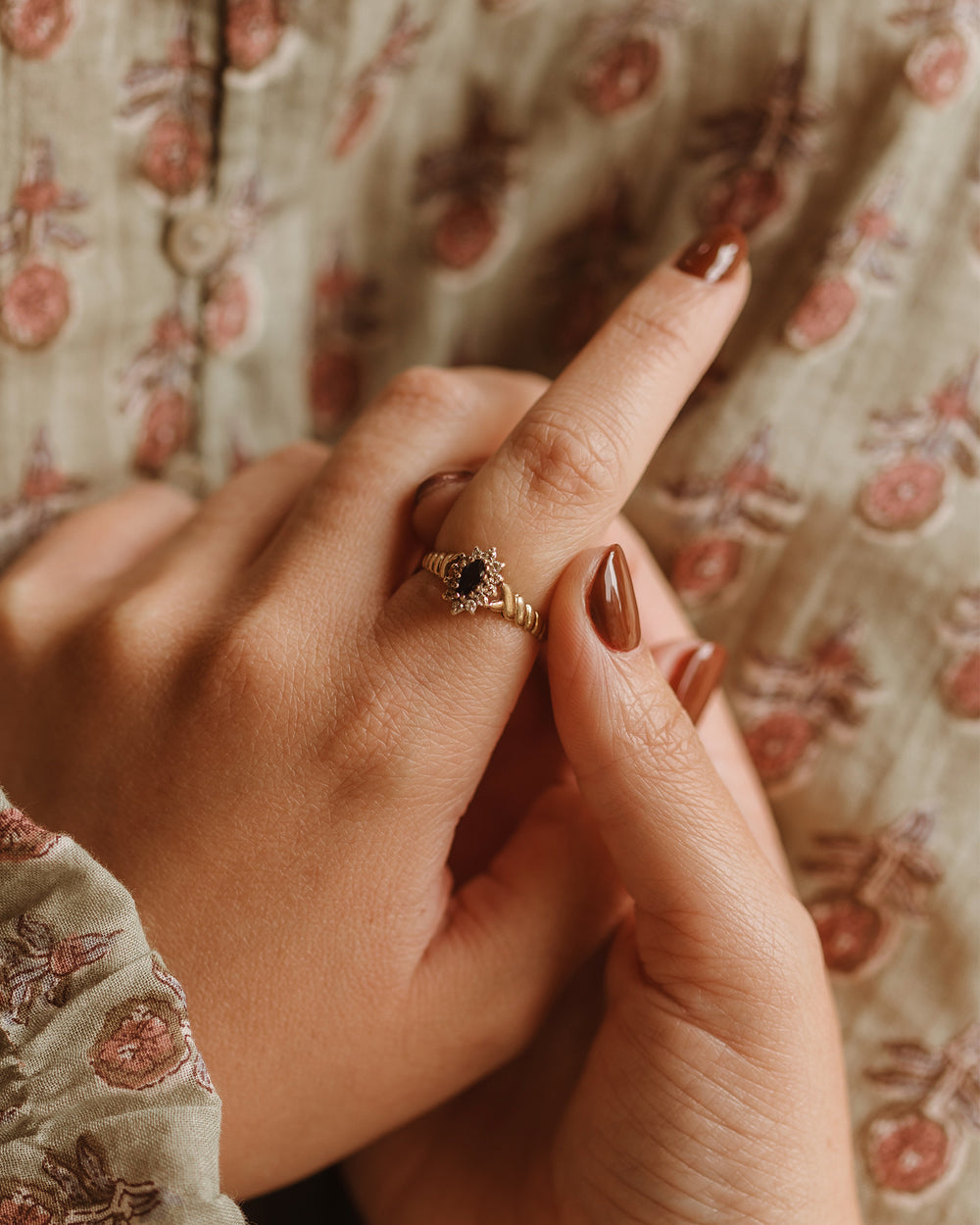 Inez 9ct Gold Sapphire Ring