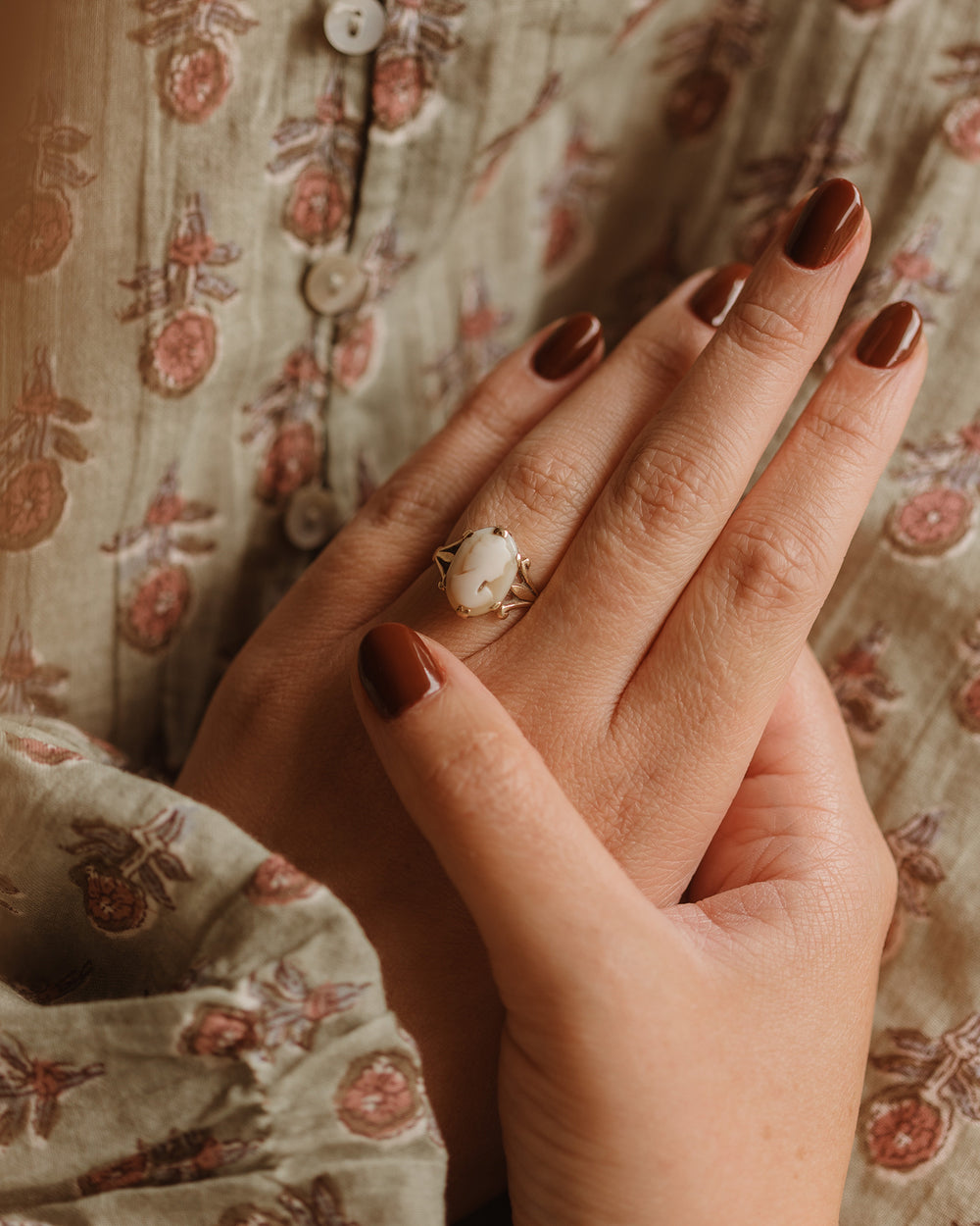 Marguerite 9ct Gold Cameo Ring