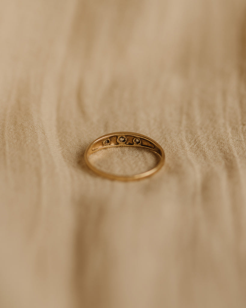 Wallis 9ct Gold Vintage CZ Ring