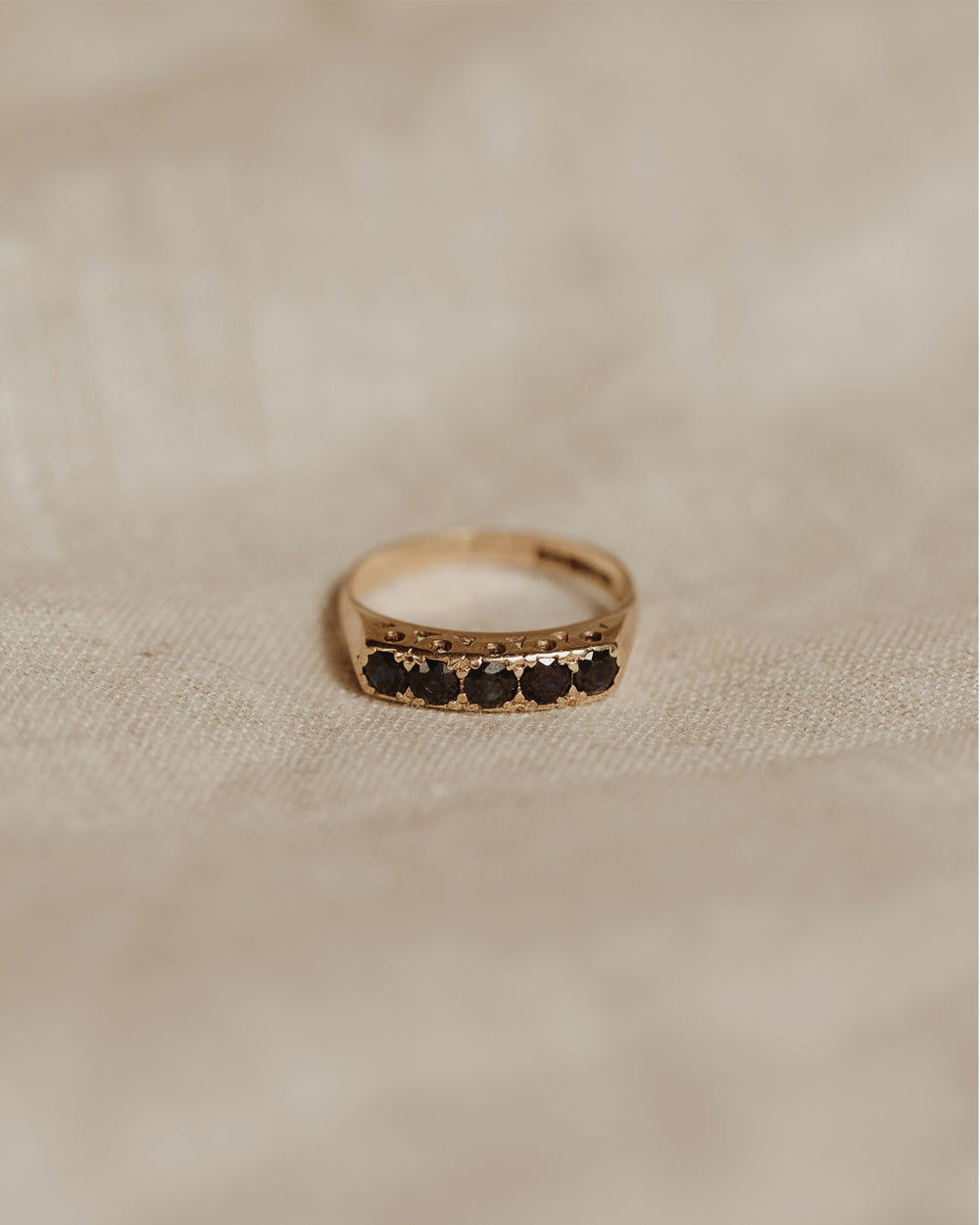 Clara 9ct Gold Sapphire Ring