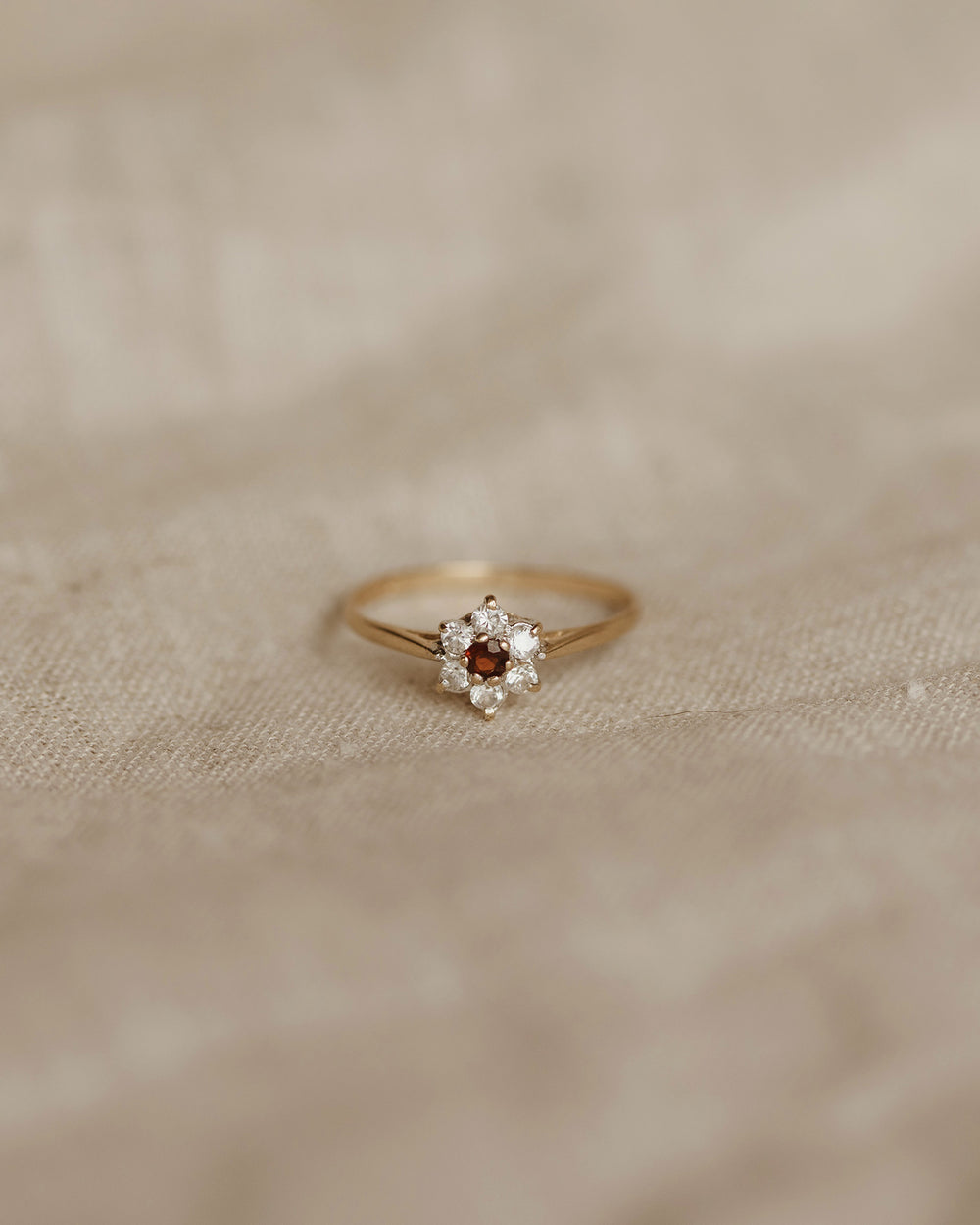 Quinn 9ct Gold Garnet Ring