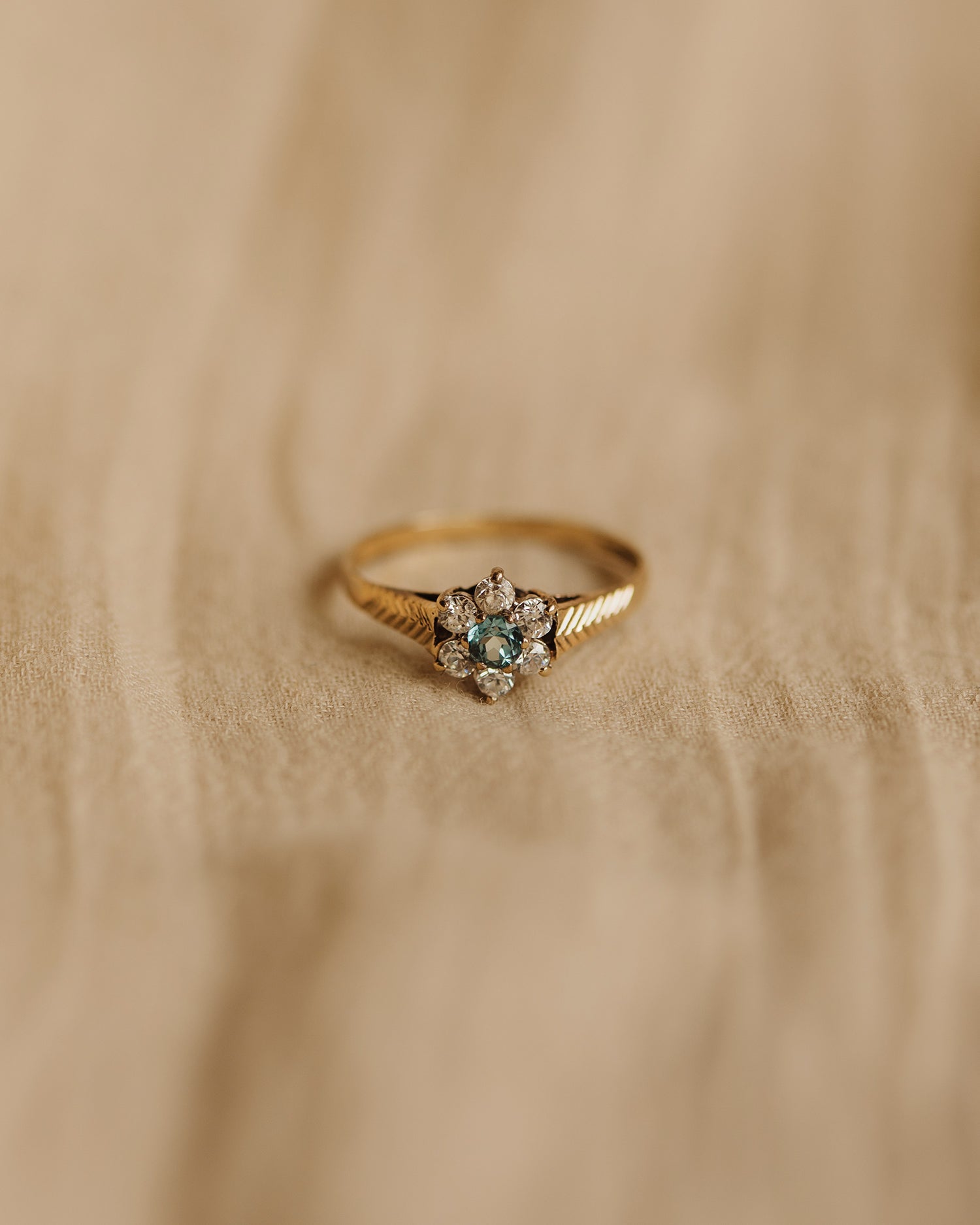 Image of Lydia 1989 9ct Gold Aquamarine Ring