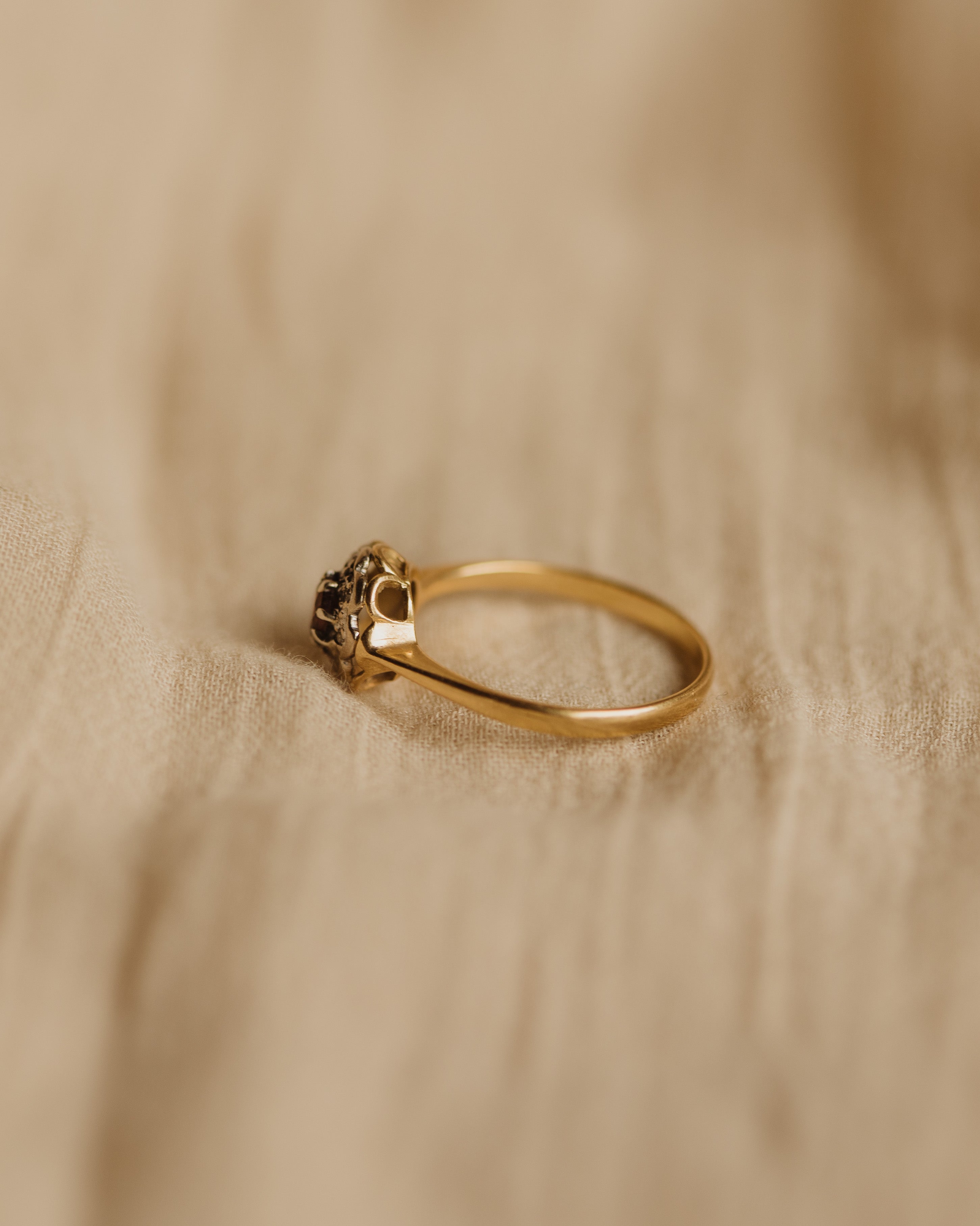 Nancy Vintage 18ct Gold Garnet & Diamond Ring