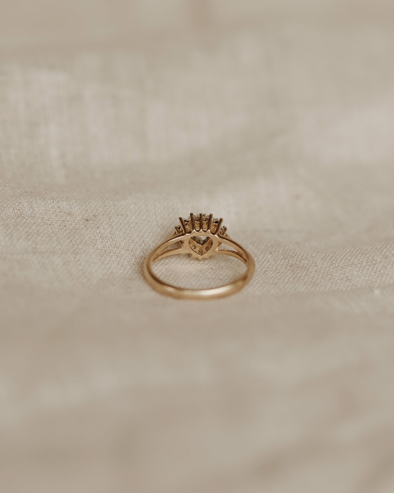 Idella 9ct Gold Aquamarine Ring