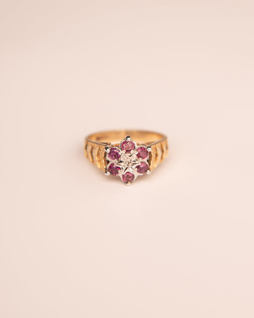 Quinn 9ct Gold Vintage Diamond & Ruby Cluster Ring