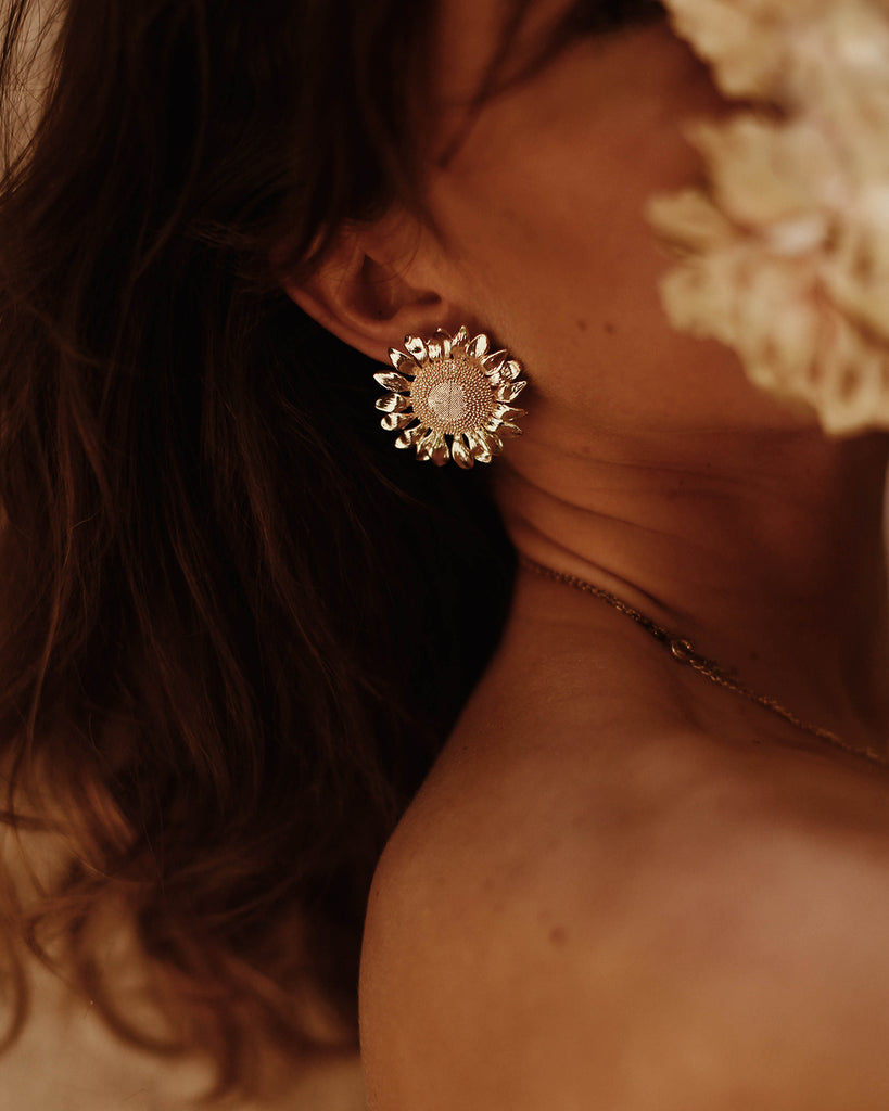Helga Oversize Sunflower Earrings